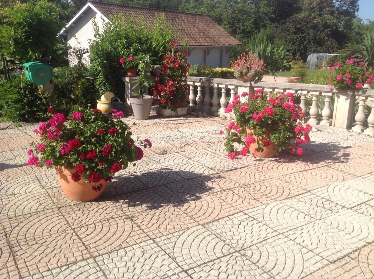 Domaine De La Provencale Bed & Breakfast Saint-Didier-de-la-Tour Ngoại thất bức ảnh