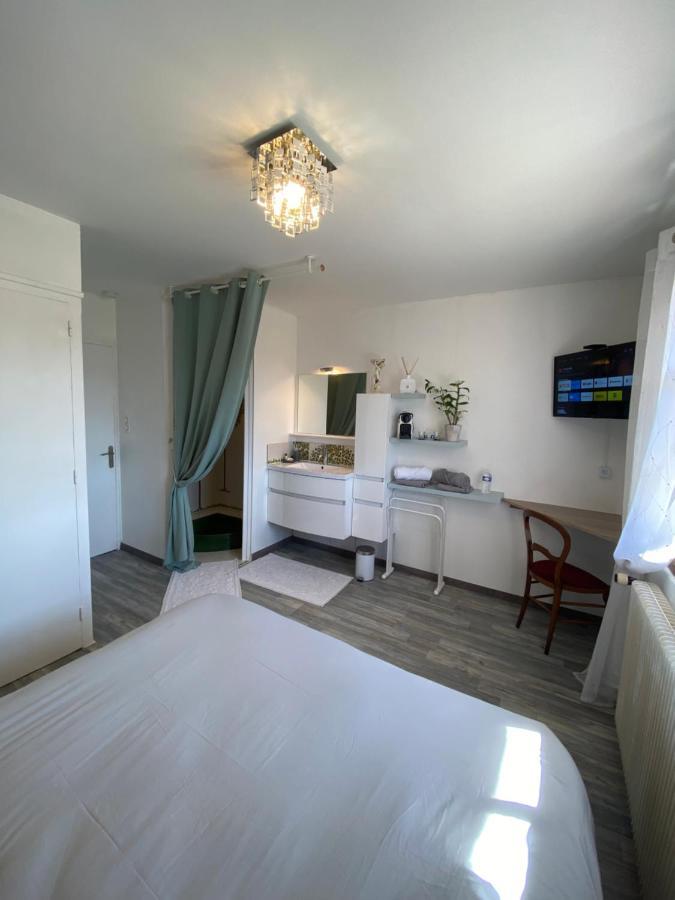 Domaine De La Provencale Bed & Breakfast Saint-Didier-de-la-Tour Ngoại thất bức ảnh